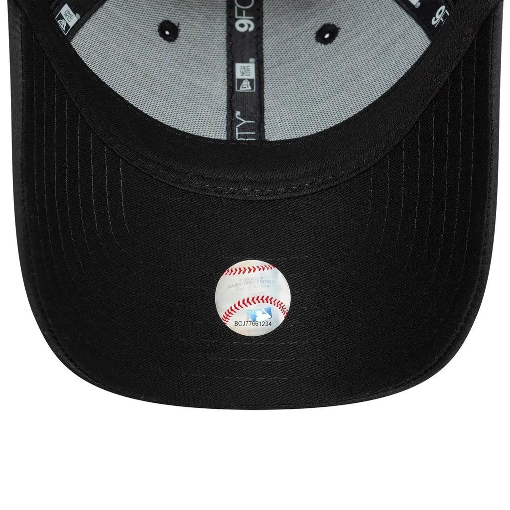 Casquette 9FORTY Adjustable New York Yankees Satin Noir - Femme