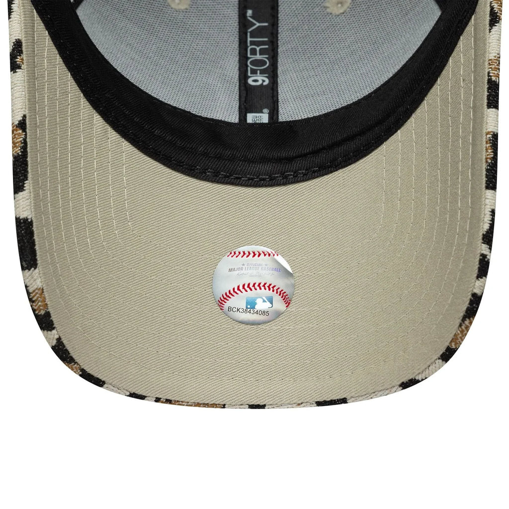 Casquette Femme 9FORTY New York Yankees MLB Leopard Midi Beige